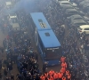 VIDEO: l'ambiance incroyable mise par les supporters de Bruges à l'arrivée du car des joueurs