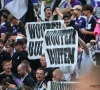 🎥 L'heure est grave : les supporters d'Anderlecht ont bloqué les joueurs à Neerpede, sous les yeux de la police