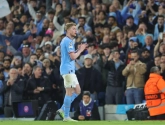 🎥 Kevin De Bruyne escorté hors de la pelouse par la sécurité lors des célébrations de Manchester City