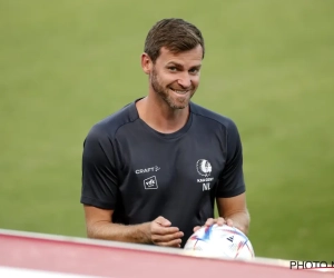 Pas de Hein Vanhaezebrouck sur le banc au Parc Duden, mais bien Nicolas Lombaerts