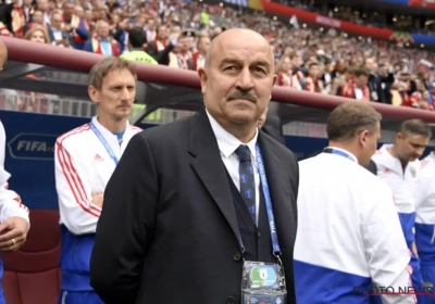 Incroyable! L'entraîneur de la Russie reçoit un appel particulier en conférence de presse et doit quitter la salle pour répondre