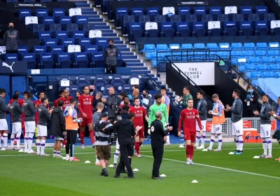 📷  Liverpool salué par Manchester City après son sacre