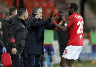 Les joueurs du Standard sont toujours derrière Montanier : "Nous avons décidé d'aller vers lui pour faire passer un message"