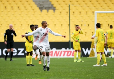 🎥 Le coup-franc fantastique de Lauriente face à Nantes