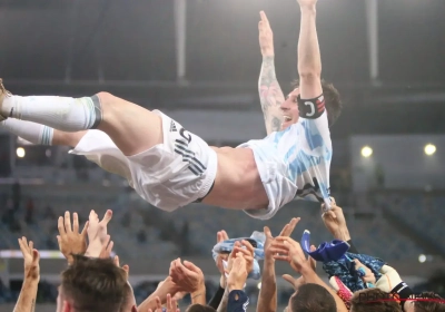 L'Argentine célèbre son sacre avec ses supporters, Lionel Messi fond en larmes