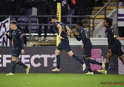 Match de folie à Anderlecht : expulsion, égalisation tardive et penalty sauvé par Van Crombrugge !