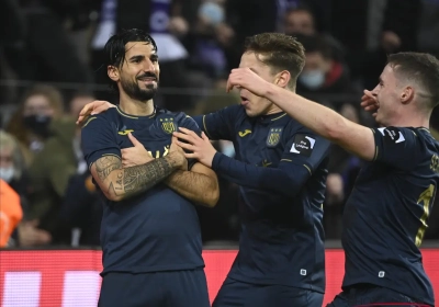 Anderlecht défait un Saint-Trond batailleur et grimpe sur le podium