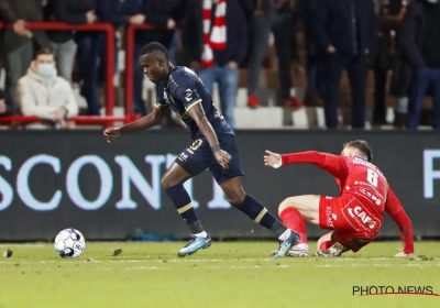 Drôle de match à Courtrai, l'Antwerp l'emporte malgré un carton rouge rapide