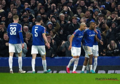 Everton s'offre un grand bol d'air en disposant de Chelsea, Tottenham terrasse Leicester