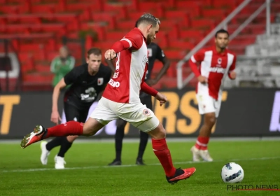 Janssen aurait-il dû laisser le second penalty à Alderweireld ? Van Bommel répond !