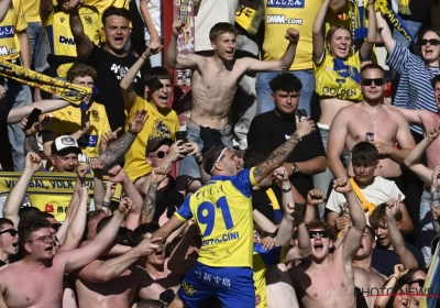 🎥 Des supporters qui célèbrent un but marqué à des dizaines de kilomètres, Bertaccini héros de la saison : les images du sauvetage de Saint-Trond