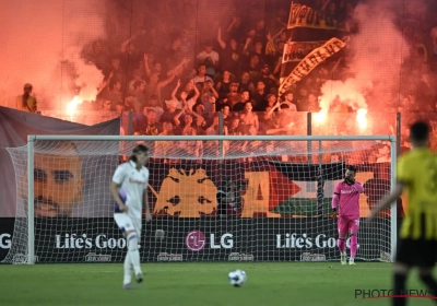 📷 "Nous avons b*isé vos mères dans les quartiers rouges" : la banderole aux mots insultants des fans de l'AEK Athènes