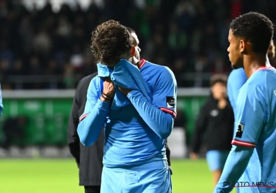 Le président du Club de Bruges, Bart Verhaeghe, secoue ses joueurs avant le début de la Ligue des champions