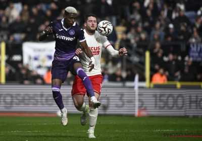 Ancien d'Anderlecht et célébré au coup d'envoi, il voit pourtant un carton rouge pour Nilson Angulo