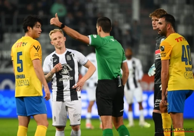 🎥 Charleroi aurait-il dû se retrouver à dix ? "Incroyable ! C'est arrivé juste devant moi"