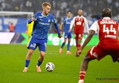 "Il est le milieu de terrain idéal" : Roberto De Zerbi s'extasie devant les qualités d'Arthur Vermeeren à l'OM