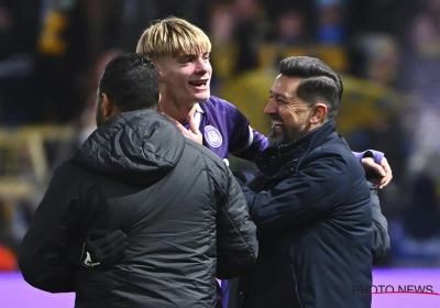 📷 Besnik Hasi et Nathan De Cat récompensés après le mois de novembre parfait d'Anderlecht