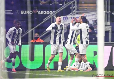 Charleroi passera les fêtes au chaud, mais gâche celles du RSC Anderlecht 