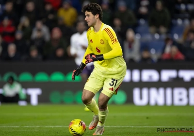 🎥 L'énorme bourde de Senne Lammens : Manchester United déjà éliminé de la FA Cup