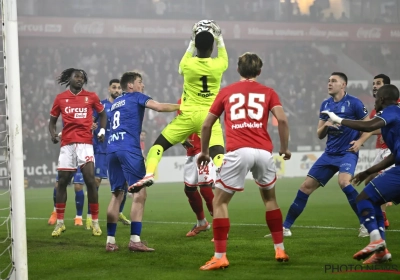 Un milieu remanié à Charleroi, des transferts sur le banc au Standard : les compos probables du choc wallon