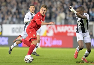 "Charleroi n'a pas joué un football spécial" : les regrets de Dennis Ayensa après la défaite du Standard