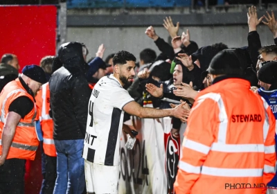 🎥 La situation dégénère : des supporters de Charleroi lancent des pétards dans la tribune unioniste !