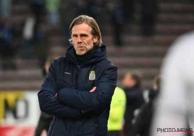 "L'arbitre ne dit rien, mais l'assistant à 30 mètres intervient ?" : la phase qui fait enrager Hans Cornelis 