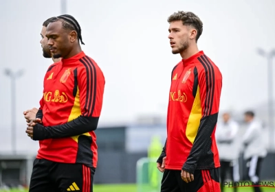 🎥 La tradition a été respectée : le bizutage de Nathan De Cat et Lucas Stassin en clin d'oeil à Rudi Garcia