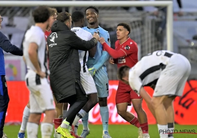 Matthieu Epolo a presque initié une bagarre générale au Mambourg : "Charleroi a mis de l'huile sur le feu"