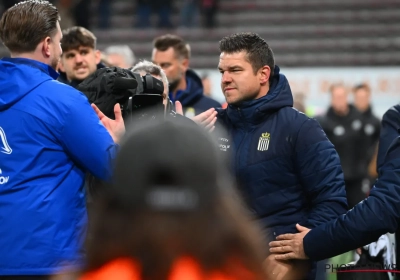 Un titulaire habituel de Charleroi n'a pas pu commencer face au Standard : "Il venait de devenir papa"