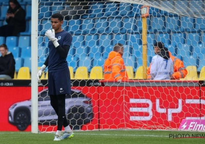 Tobias Lawal revenu de blessure, quel gardien à Genk face au Standard ? Nicky Hayen a déjà tranché