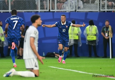 Coupe du monde : France - Irak interrompu deux heures, un ancien flop de Charleroi relance l'Algérie