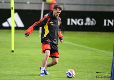 "Je n'ai pas eu de contact avec Mark van Bommel" : Lucas Stassin, un prétendant de plus qui attend son appel