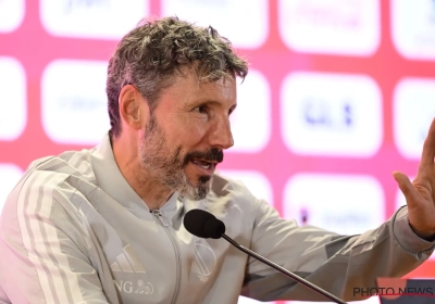 Mark Van Bommel annonce ses principes de jeu... et défend Openda devant la presse italienne