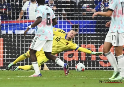 🎥 Maarten Vandevoordt arrête un pénalty contre d'une ancienne star de Pro League aujourd'hui au PSV !