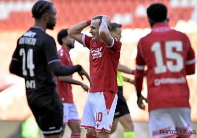 Grosse polémique à Sclessin : le Standard de Liège privé d'un penalty face à Charleroi ?