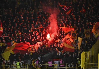🎥 Un match chaud : les supporters de Lens mettent le feu au Jan Breydel