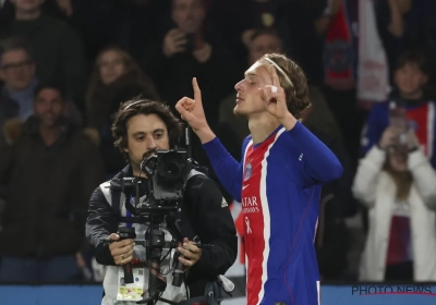 🎥 Mika Godts rend un bel hommage à Khvisha Kvaratskhelia après son premier but