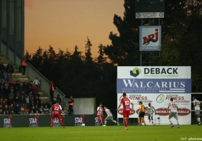 Le Standard retombe sur terre, Mouscron prend un peu d'air 