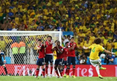 Le somptueux coup franc de David Luiz