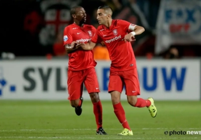 Il marque, célèbre son but et tombe