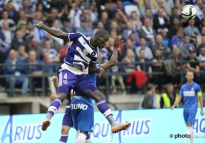 Anderlecht n'enchaine pas et laisse Ostende seul en tête