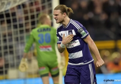 Gillet quitte le Parc Astrid en pleurs pendant que les Mauves finissent l'année en beauté