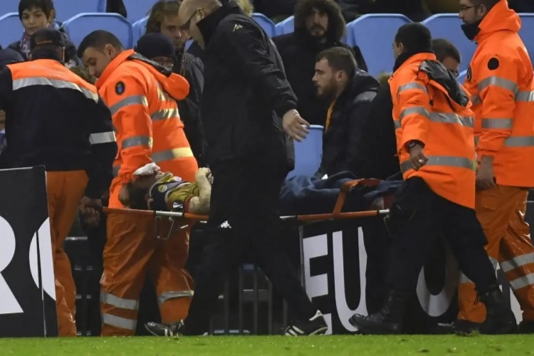 Sorti sur civière, Benito Raman rassure en publiant une photo