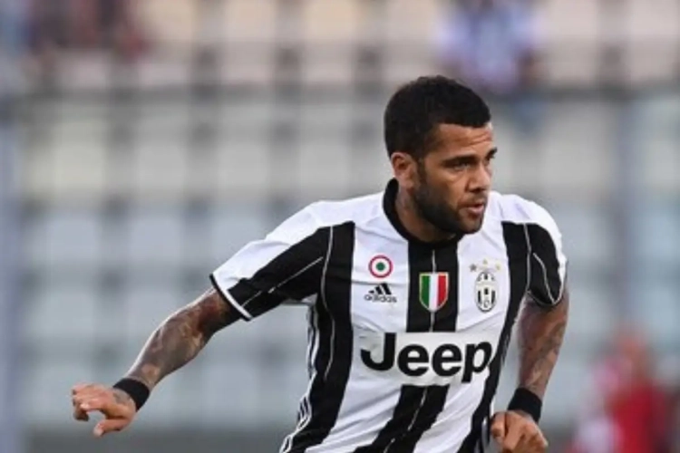 Dani Alves coupe court à une rumeur