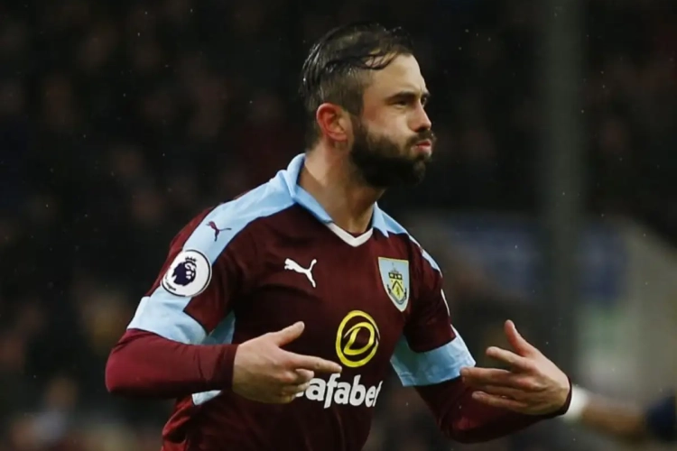 🎥 Un lob et un coup-franc fantastiques: deux buts inoubliables de Steven Defour