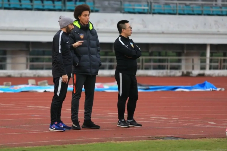 "Witsel va beaucoup apprendre à nos joueurs chinois"