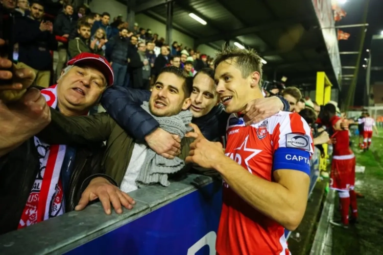 La capitaine harangue le public mouscronnois : "J'espère que les supporters viendront nombreux à Courtrai"