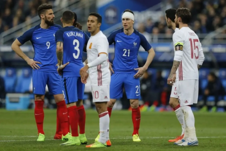 La France défaite à domicile par l'Espagne
