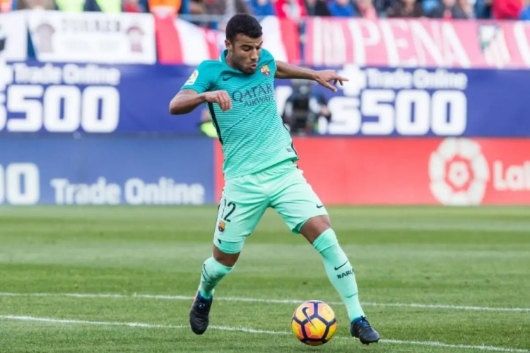 Officiel : le FC Barcelone prolonge puis prête un de ses médians